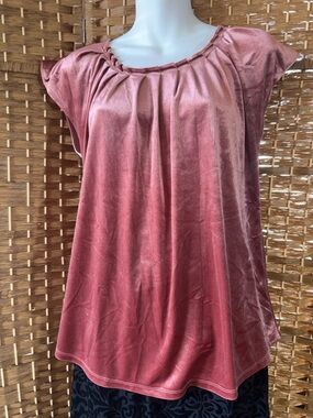 LC Lauren Conrad Velvet Cap-Sleeve Top in Rose